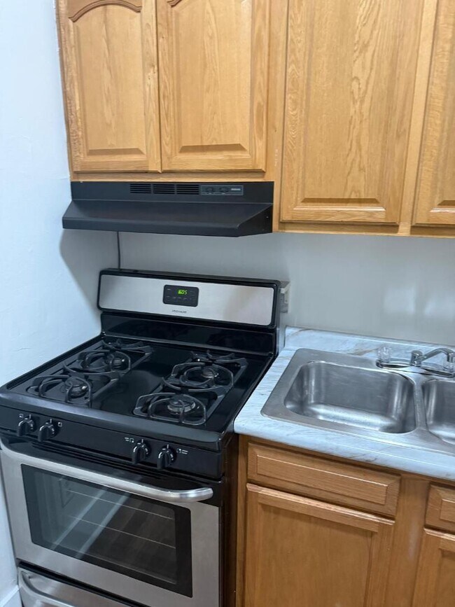 Photo - 932 E Market St