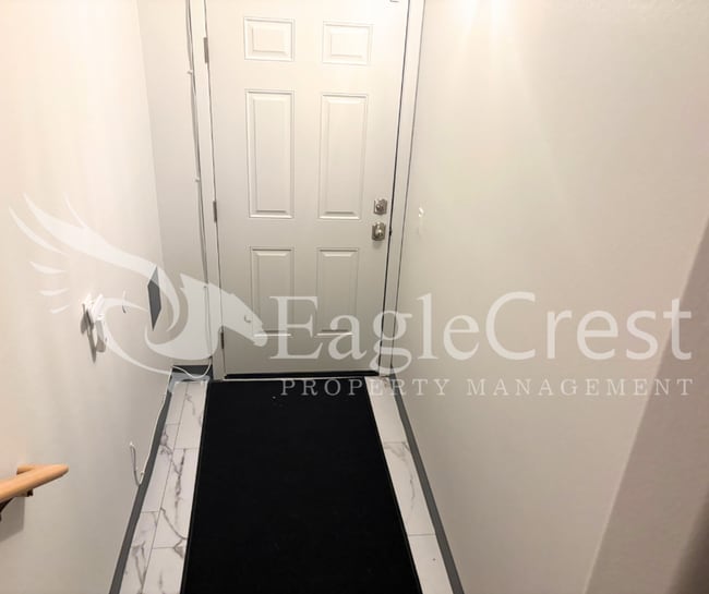 Brand-New Bright & Open Studio Apartment ~ $300.00 OFF 2nd Month Rent!!