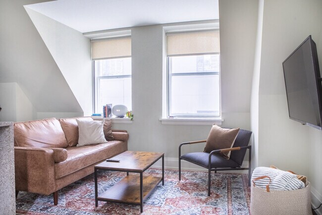 Photo - 225 E Michigan St Unidad ID1379027P