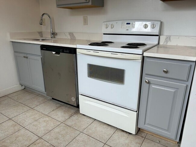 Photo - Great 2nd Floor Duplex in Squirrel Hill