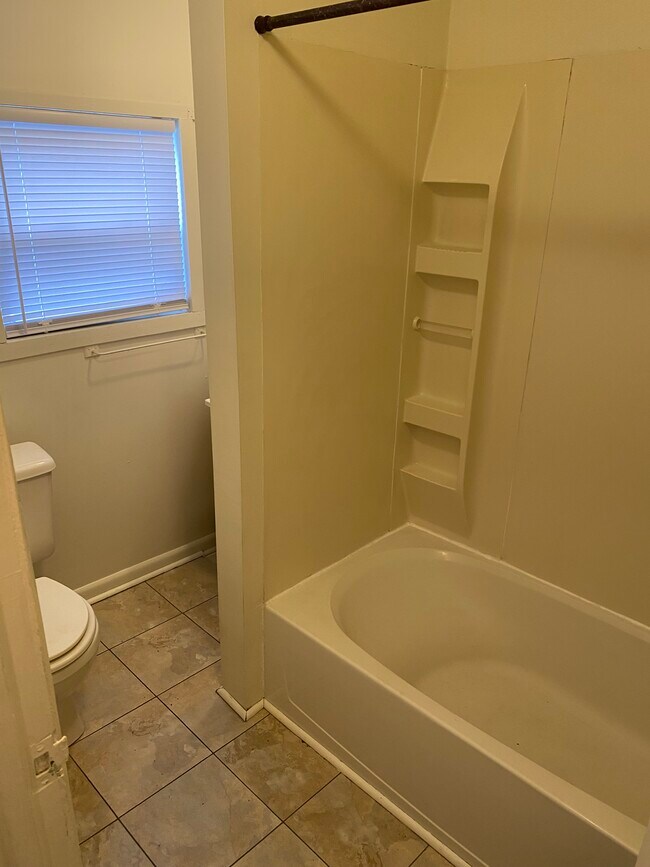 Bathrom 1 - 13 S 2nd St