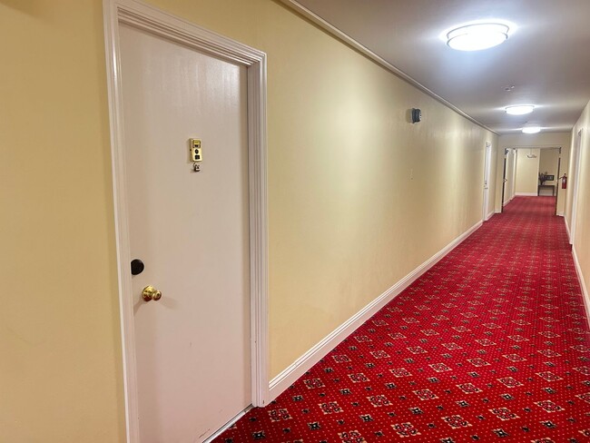 Photo - Spacious 2 Bed, 1 Bath Apartment at Lynnwood - 62+ Living!!