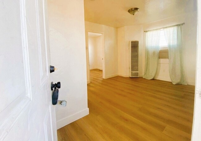 Photo - 15544 Eighth St