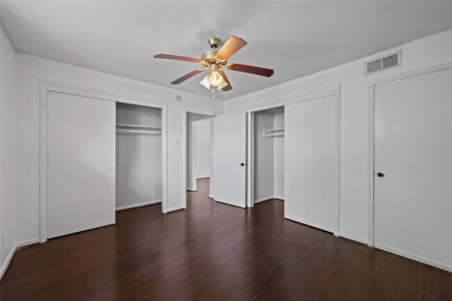 Photo - 5123 Del Monte Dr Unit 1