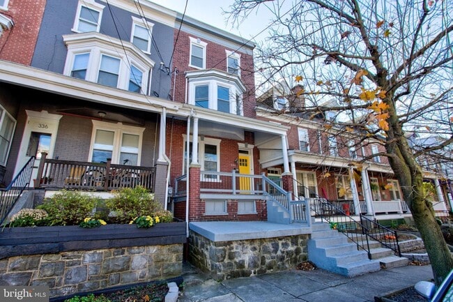Building Photo - 334 E Clay St Rental