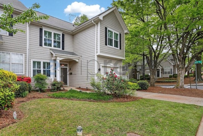 Photo - 484 Fraser St SE