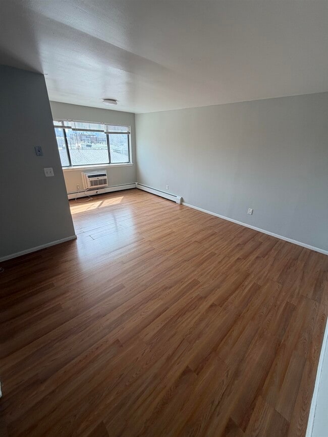 Photo - 230 68th St Unit 10