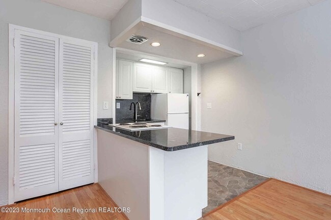 Photo - 21 Leroy Pl Unit 2F