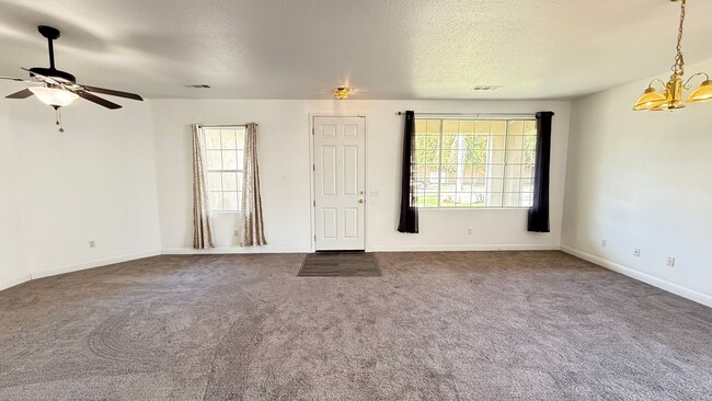 Photo - 3 Bedroom, 2 Bathroom Home with Pool locat...