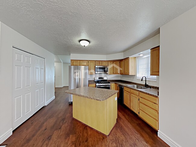 Photo - 2785 W 5350 S