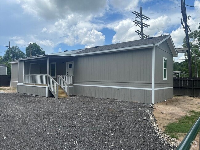 Building Photo - 21188 Russell Dr Rental
