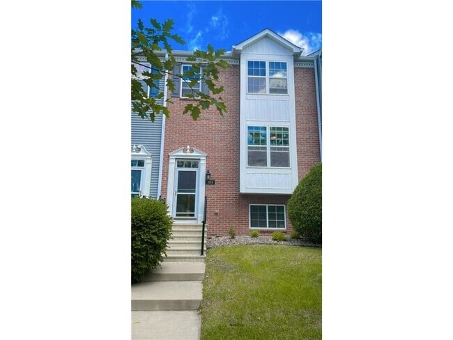 Building Photo - 804 Village Pkwy Rental
