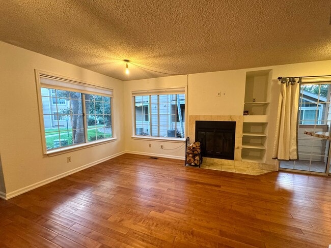 Photo - 6048 Gunbarrel Ave