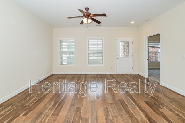 Photo - 130 Hardinberry St