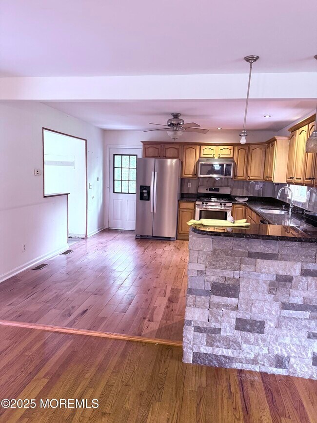 Photo - 1424 Shafto Rd