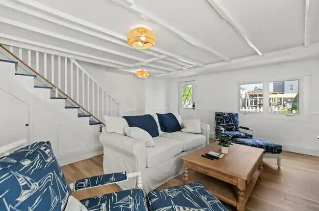 Living Room - 13 Bay Ave