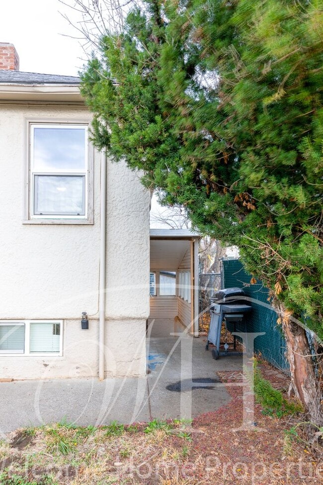 Photo - 320 SE 4th St Unit 320 4th,  B