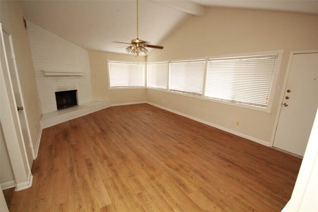 Photo - 5302 Town Park Blvd