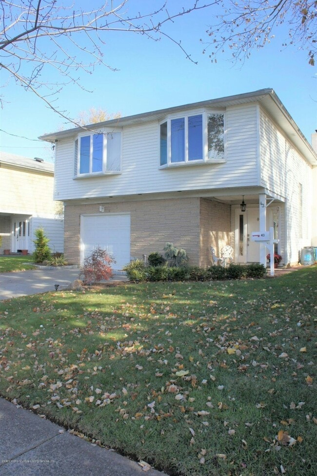 Photo - 43 Toddy Ave