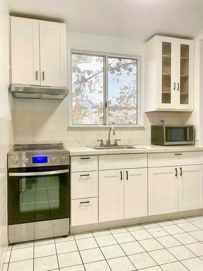 Photo - 1534 University Ave Unit 1534