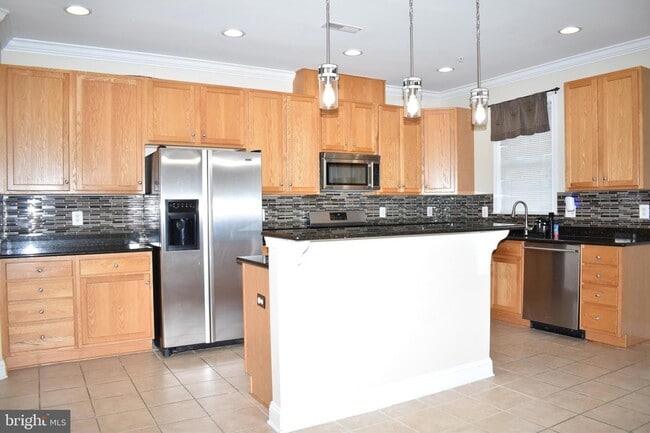 Photo - 324 Scott St