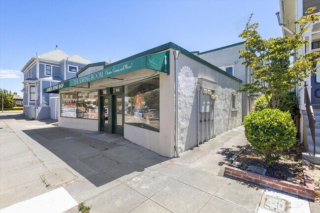 Photo - 2432 Webb Ave Unit 2432 Webb Ave #B - LU