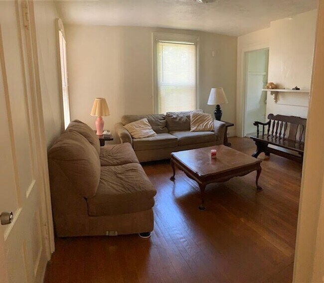 Photo - 7 University Pl Unit 2