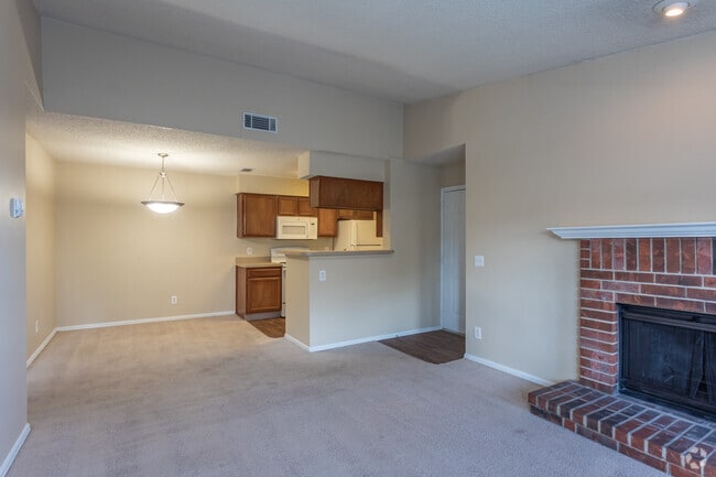 1BR, 1BA - 685 SF
