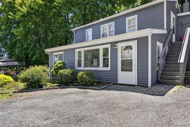 4 Riverview Ave