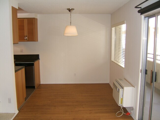 Photo - 10323 Missouri Ave