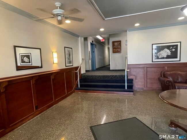 Photo - 39 Glenbrook Rd Unit 3R