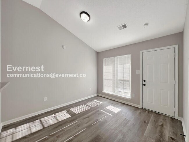 Photo - 5616 Kaitlyn Dr W