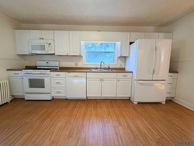 Photo - 454 Harshberger Rd