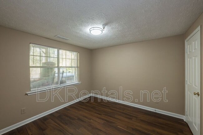 Photo - 360 Herndon Way