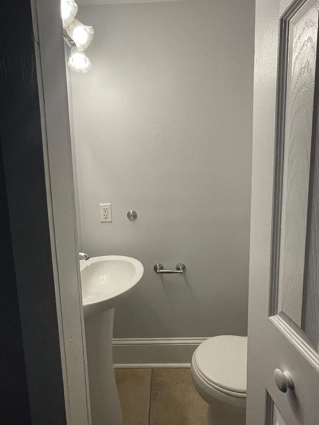 Photo - 643 E Henry St Unit 643 E Henry St -  B