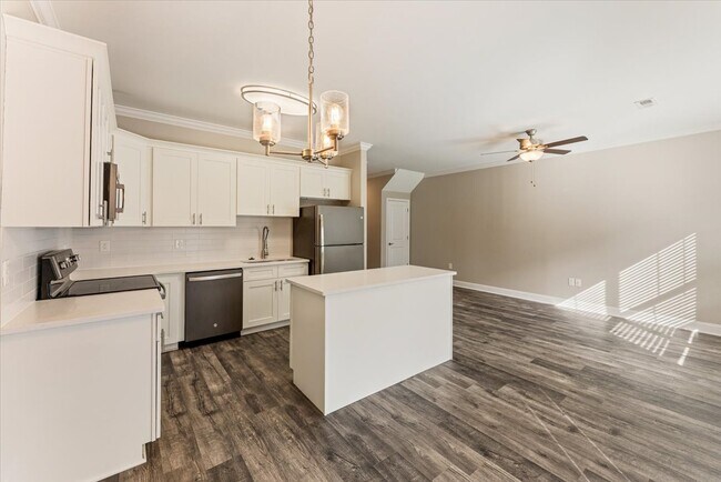 Photo - 415 Flt Rdg Wy