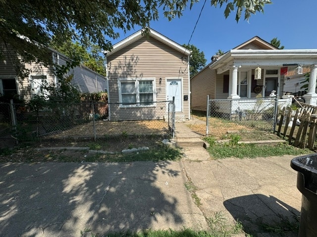 Building Photo - 1739 Dumesnil St Rental