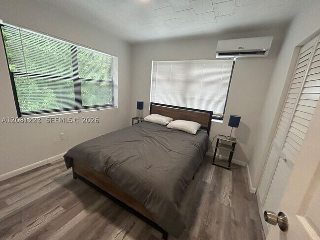 Photo - 2655 SW 24th Ave Unit 4