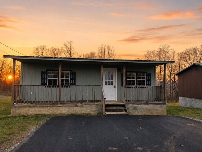 Building Photo - 113 Redbud Trl