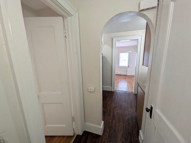 Building Photo - 608 Elmwood Ave Unit 211-C