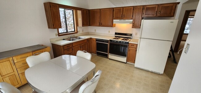 Photo - 1216 Dale Ct NE