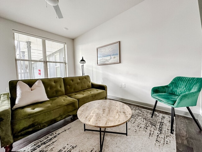 Photo - 111 E 4th St Unidad ID1036781P