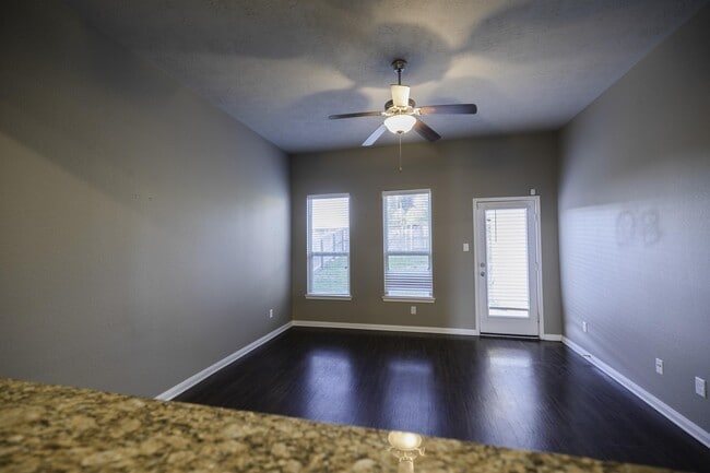 Photo - 1909 Maize Ct