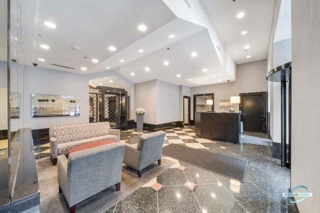 Photo - 111 W Maple St Unidad 1212