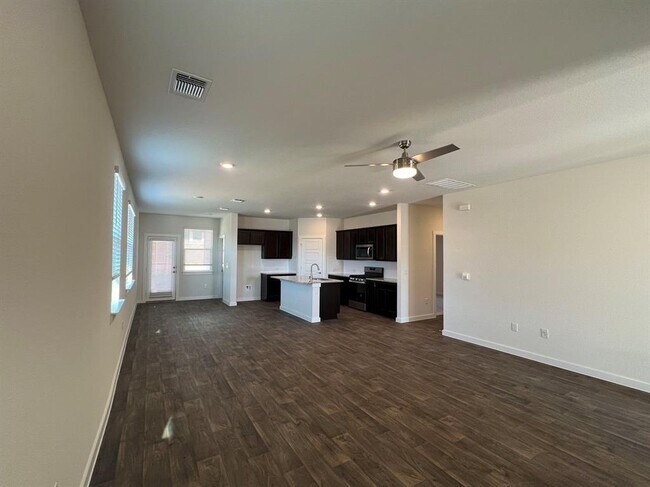 Photo - 2900 Egan Dr