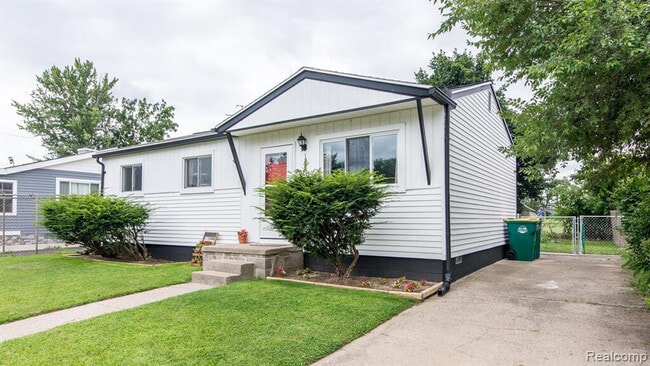 Photo - 1203 Commonwealth Ave