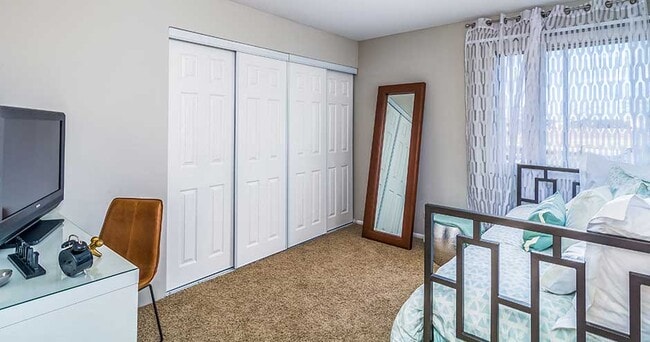 The Lakes at Fountain Square Apartment Homes