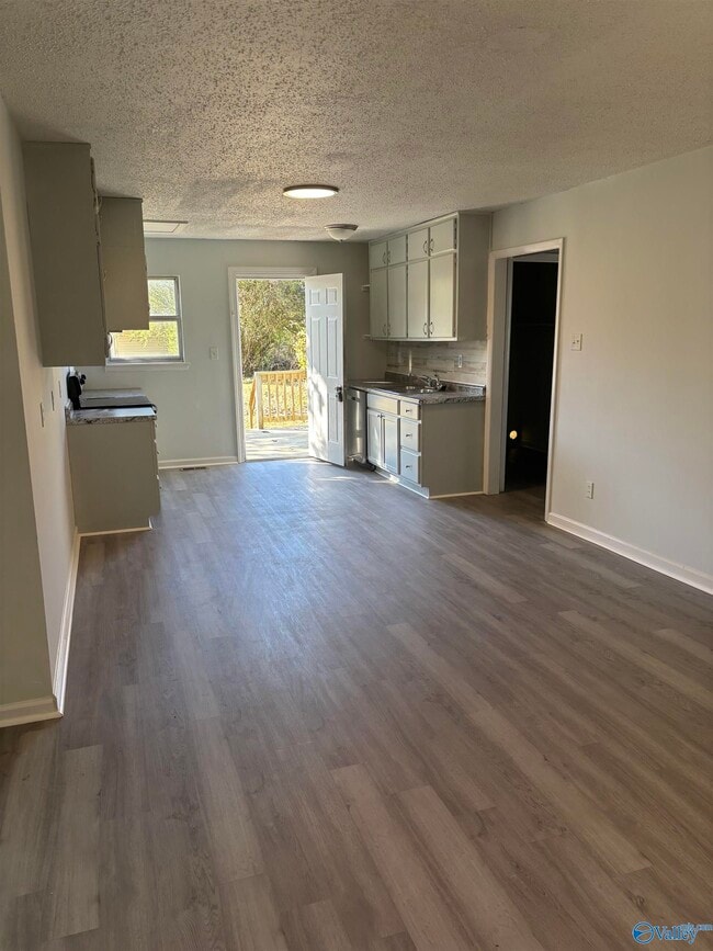 Photo - 157 Baltimore Dr