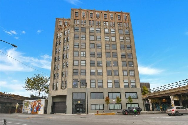 Building Photo - 1550 S Blue Island Ave Unit 1021