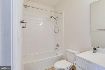 Photo - 612 Totten Pl NE